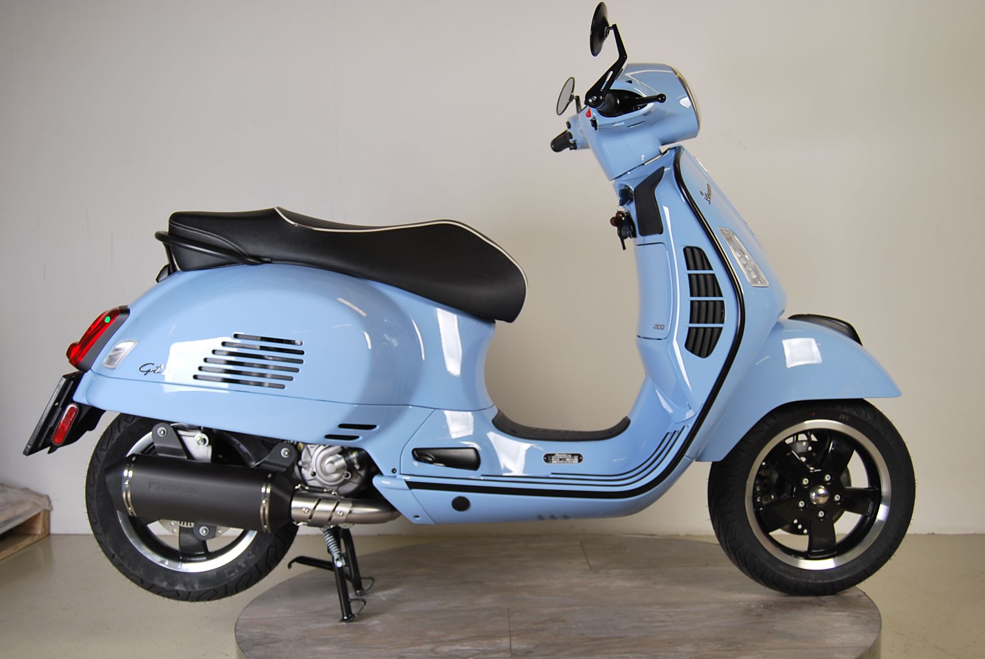  vespa  sQooter com